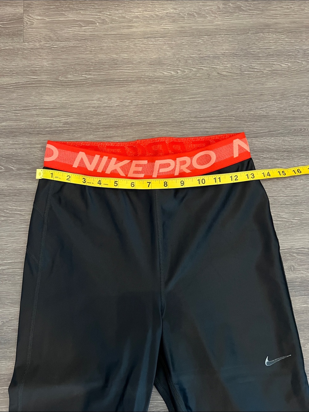 Nike Black Leggings with Red Nike Pro Waistband - Picture 5 of 6